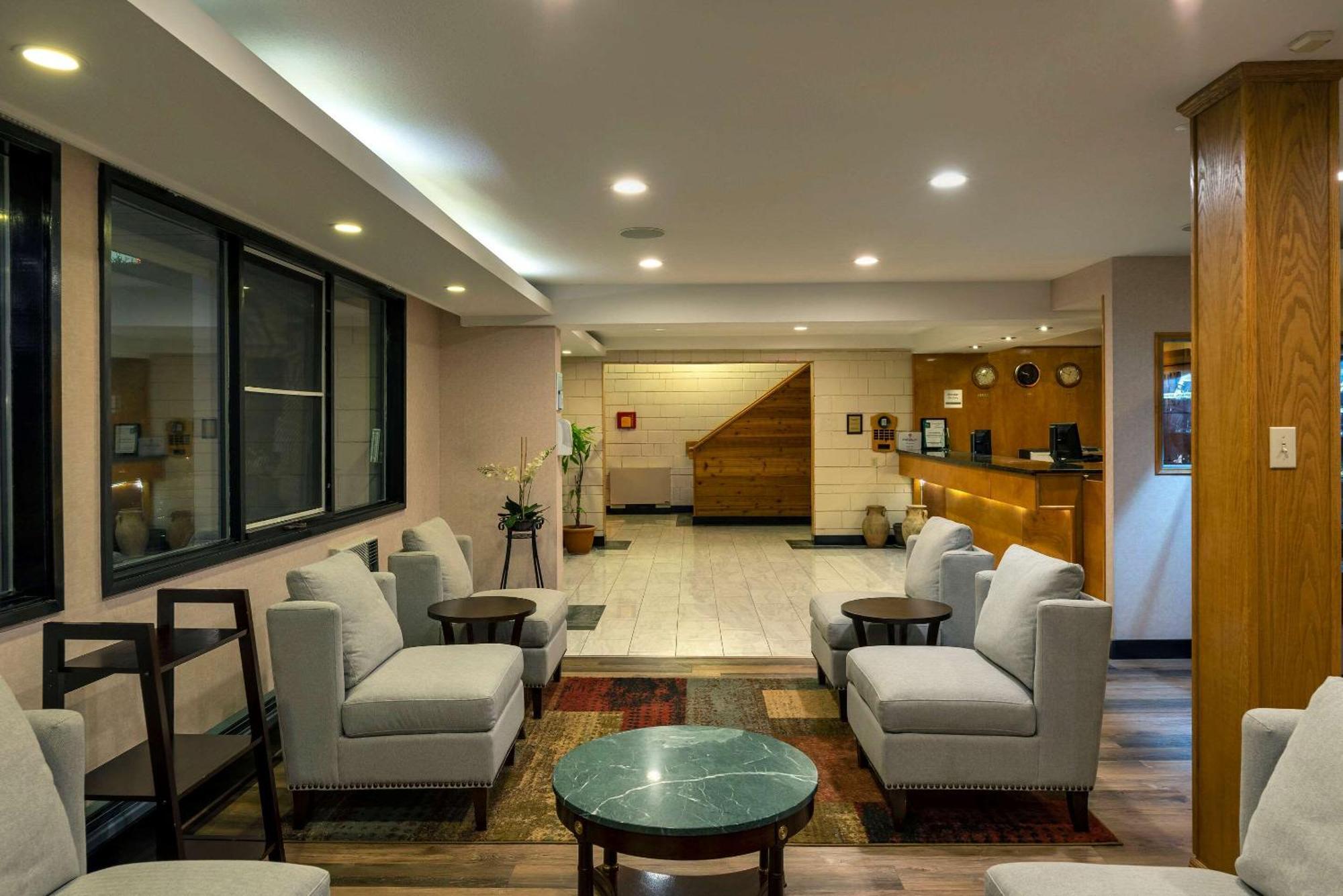 Prestige Riverside Lodge Кунел Екстериор снимка