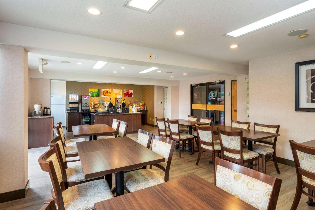 Prestige Riverside Lodge Кунел Екстериор снимка