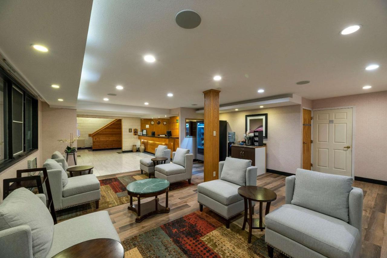 Prestige Riverside Lodge Кунел Екстериор снимка