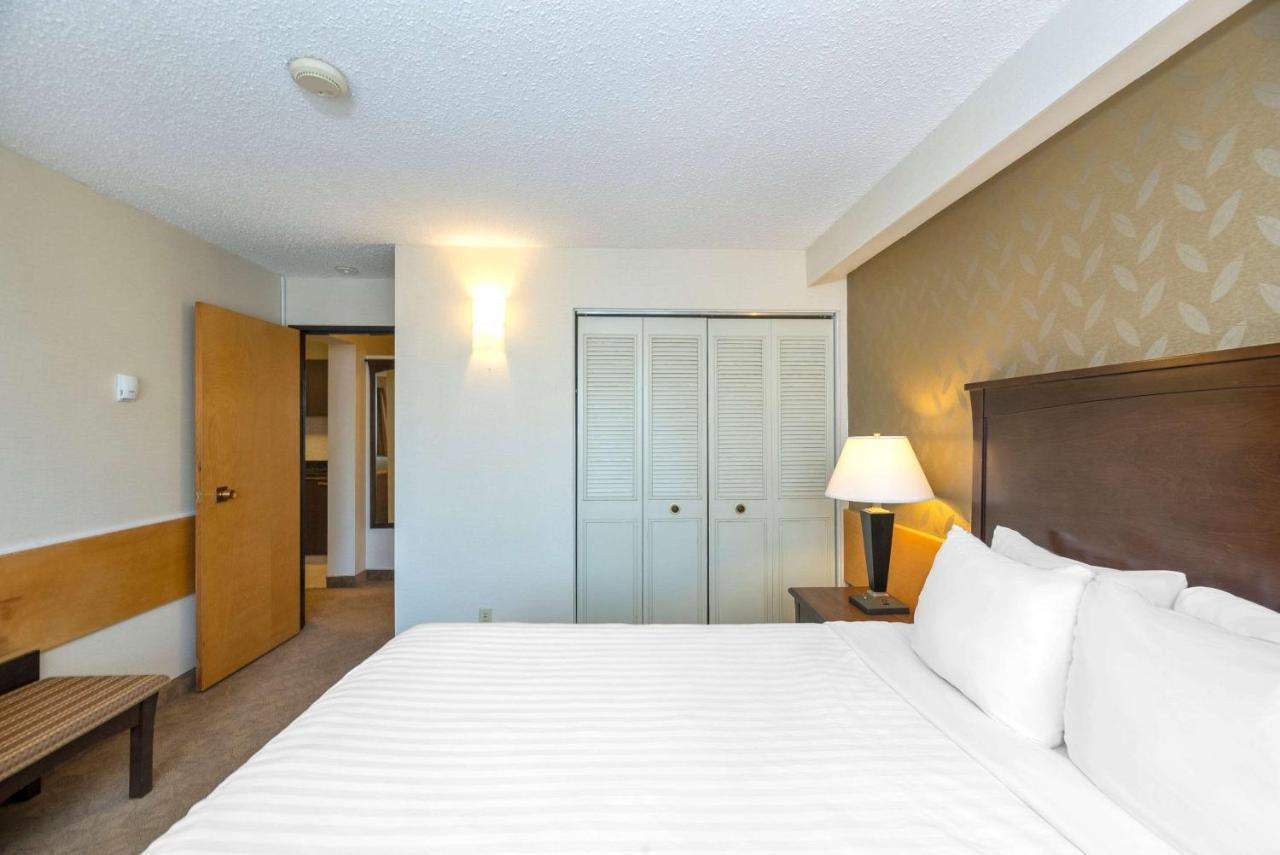 Prestige Riverside Lodge Кунел Екстериор снимка