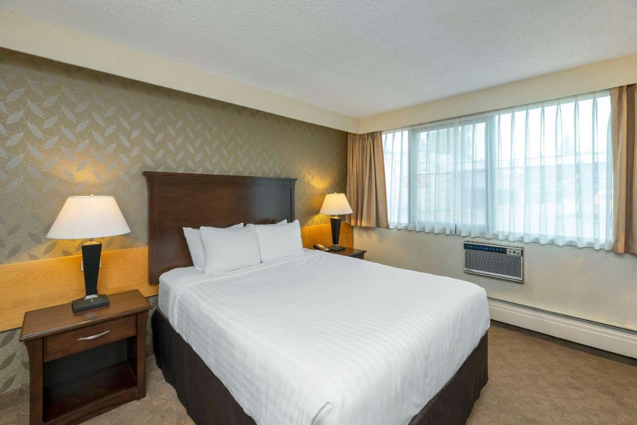 Prestige Riverside Lodge Кунел Екстериор снимка