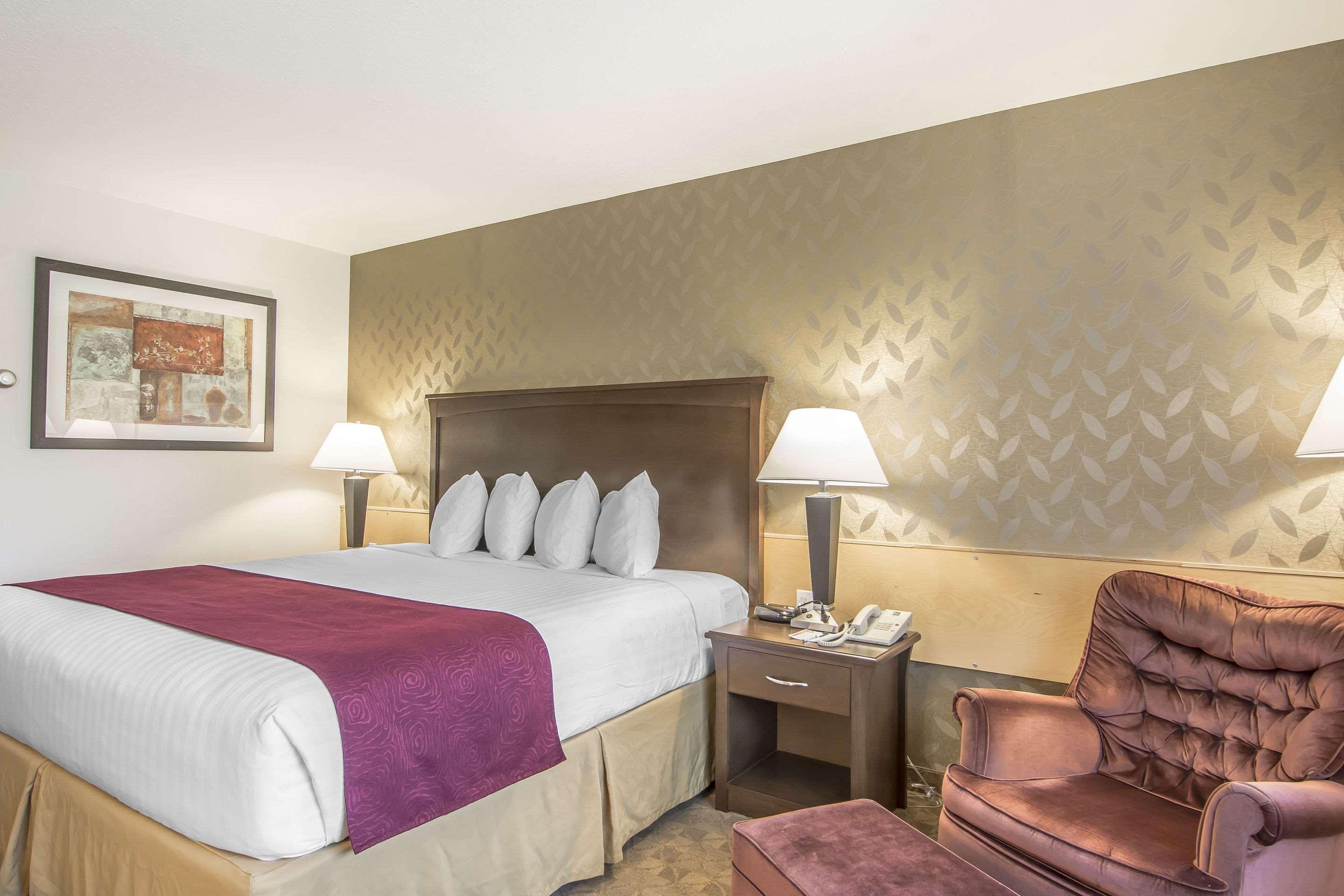 Prestige Riverside Lodge Кунел Екстериор снимка
