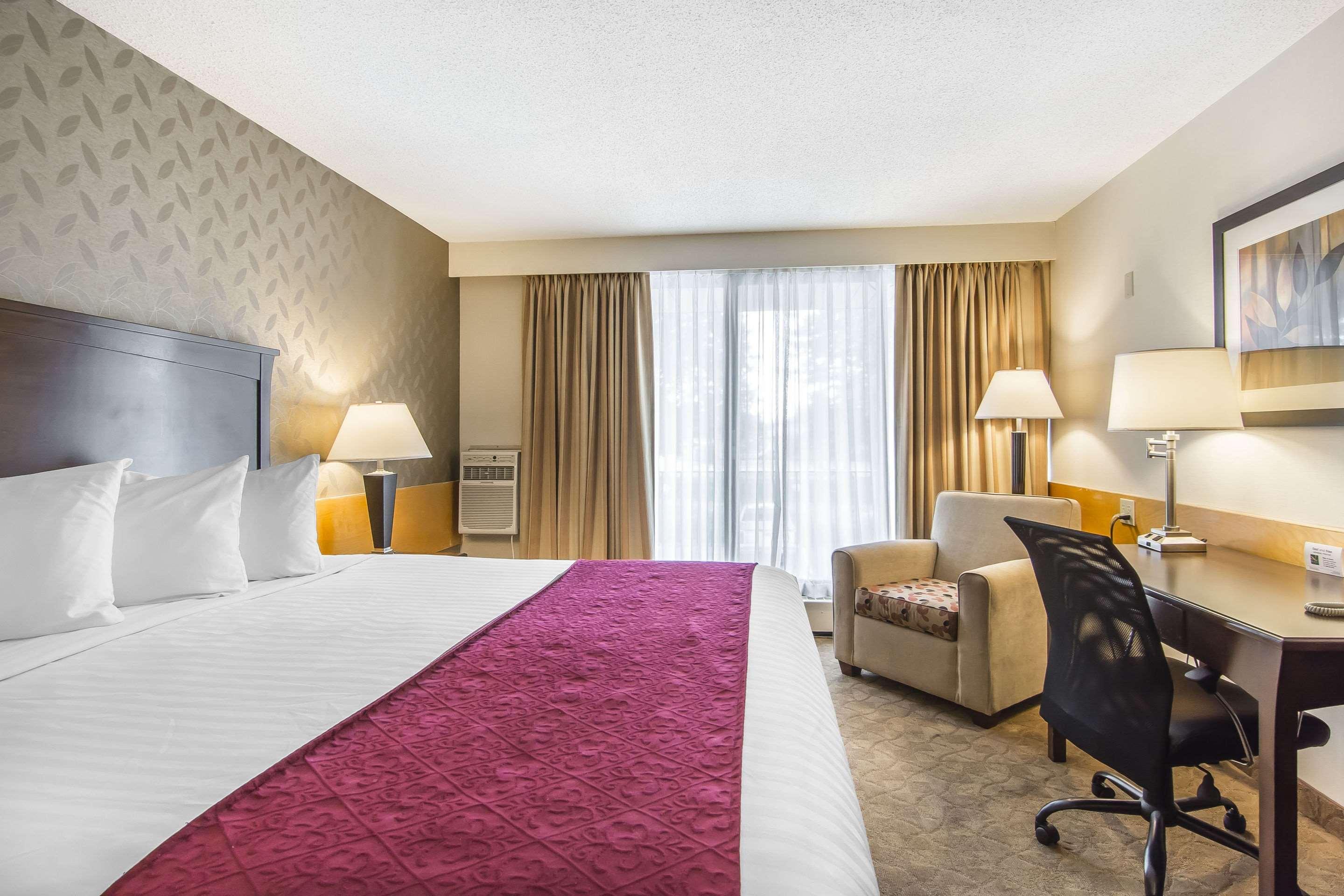 Prestige Riverside Lodge Кунел Екстериор снимка