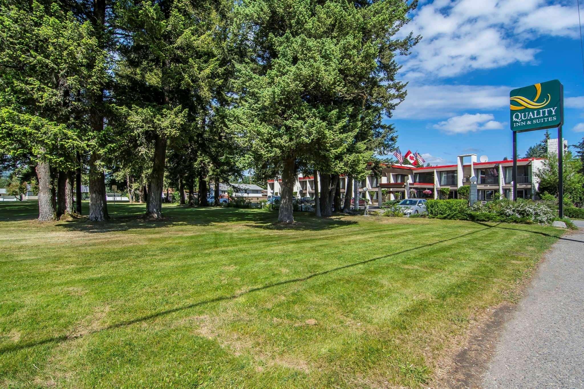 Prestige Riverside Lodge Кунел Екстериор снимка