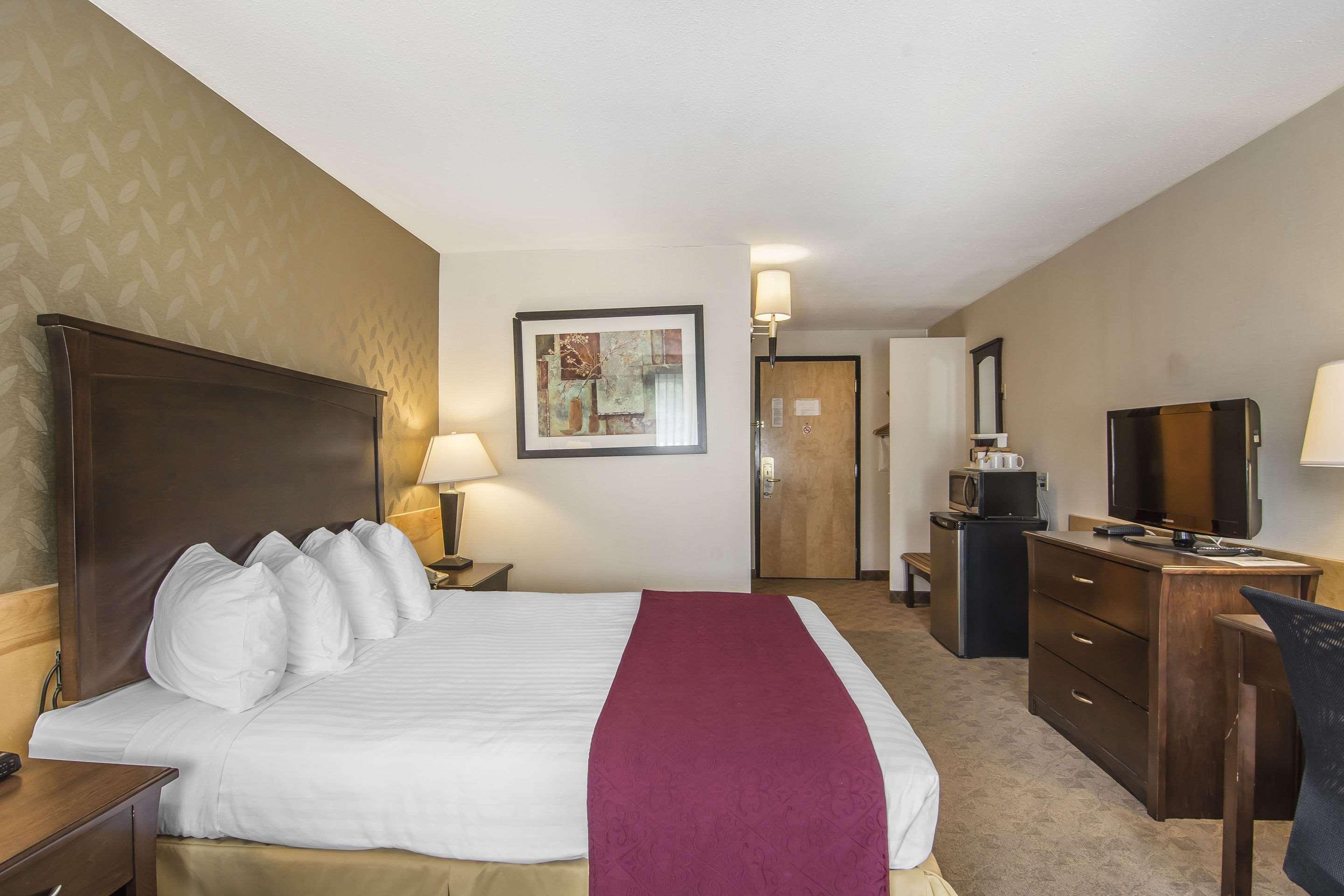 Prestige Riverside Lodge Кунел Екстериор снимка