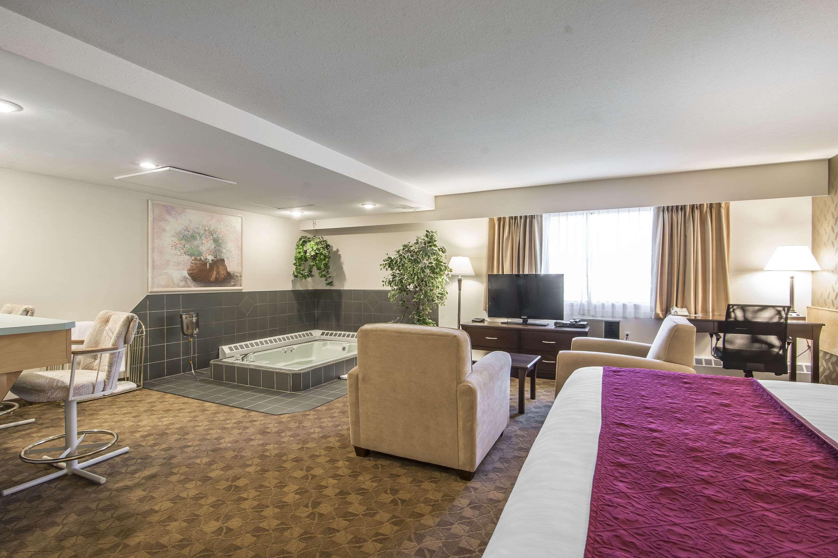 Prestige Riverside Lodge Кунел Екстериор снимка