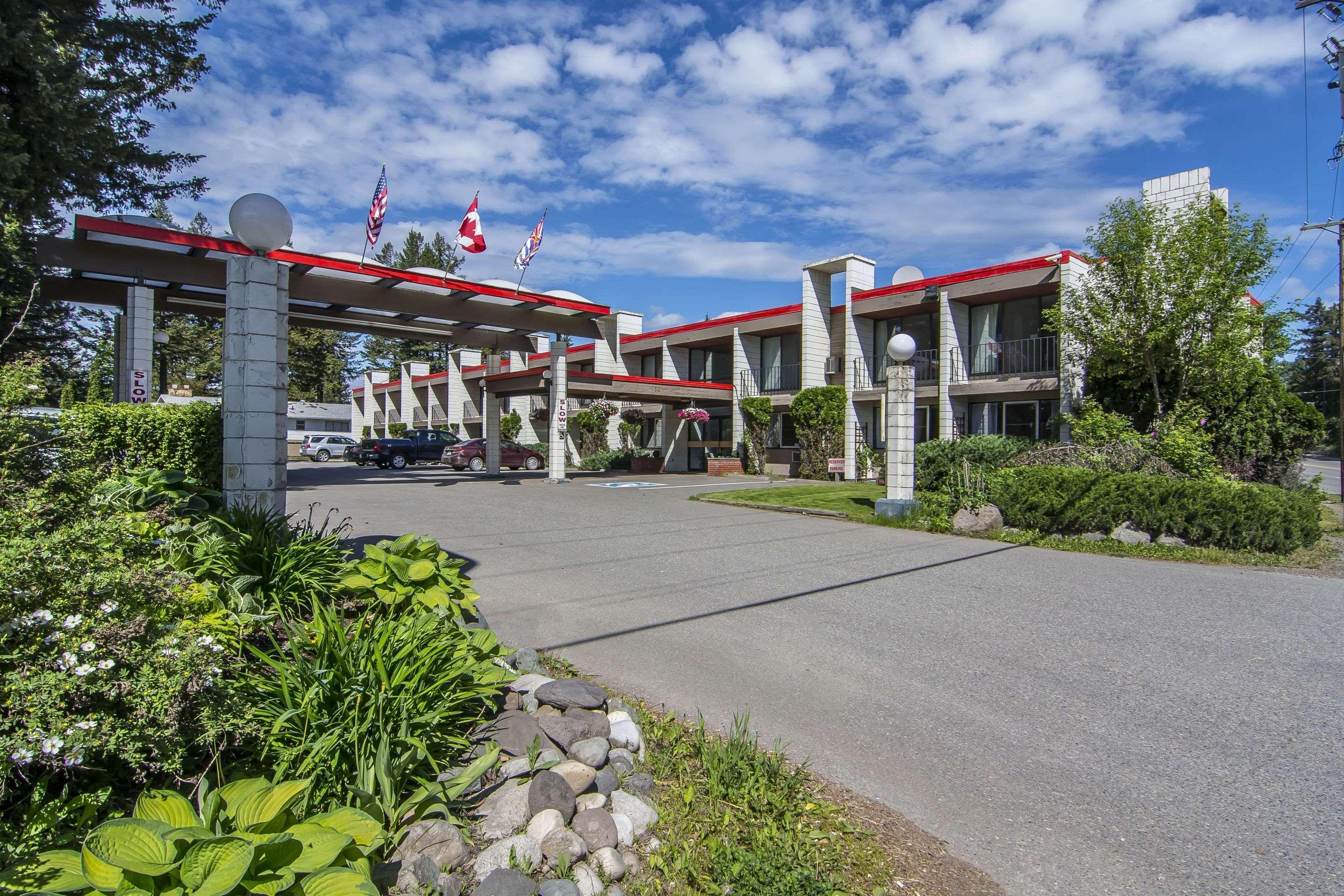 Prestige Riverside Lodge Кунел Екстериор снимка