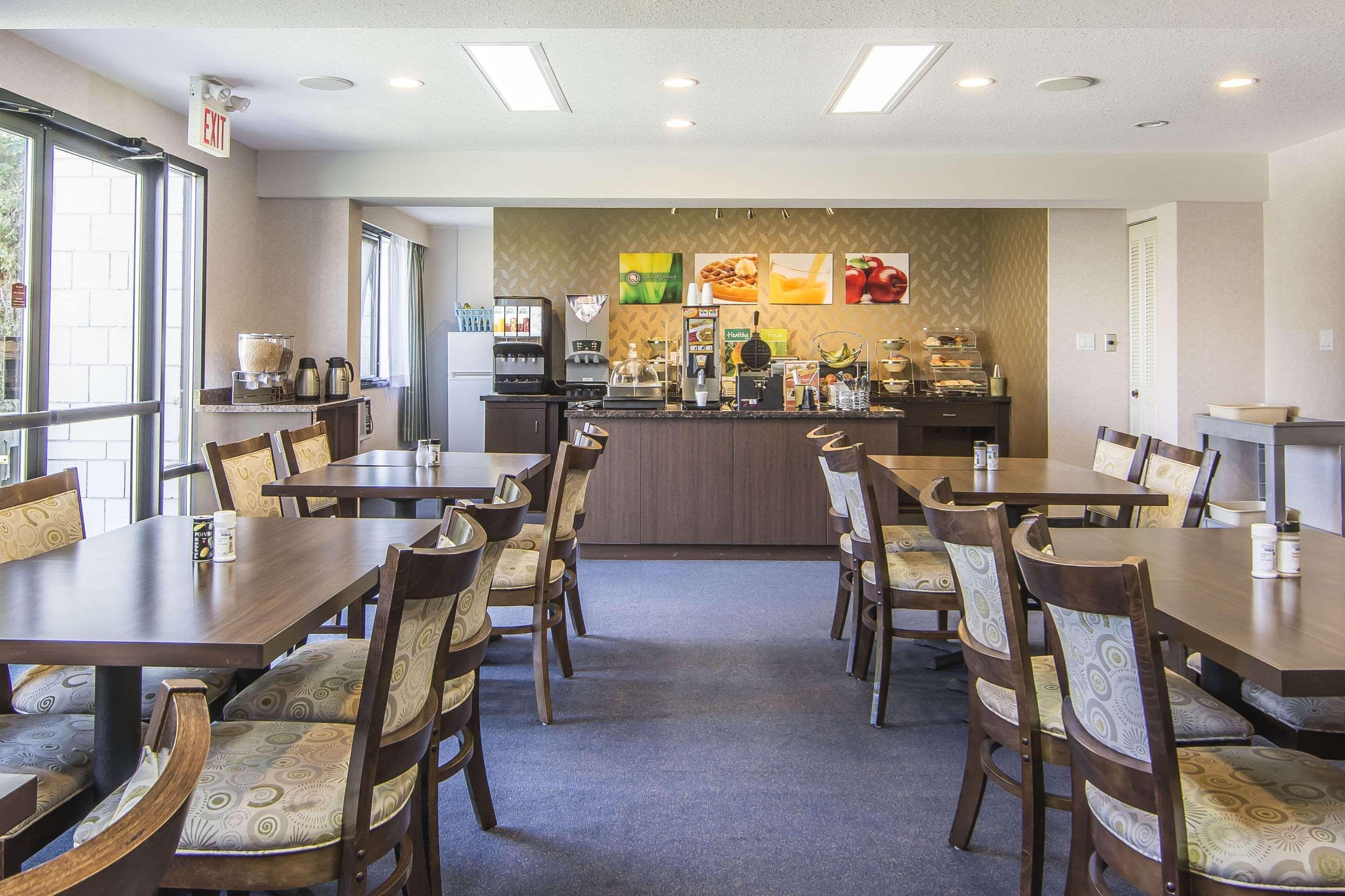 Prestige Riverside Lodge Кунел Екстериор снимка