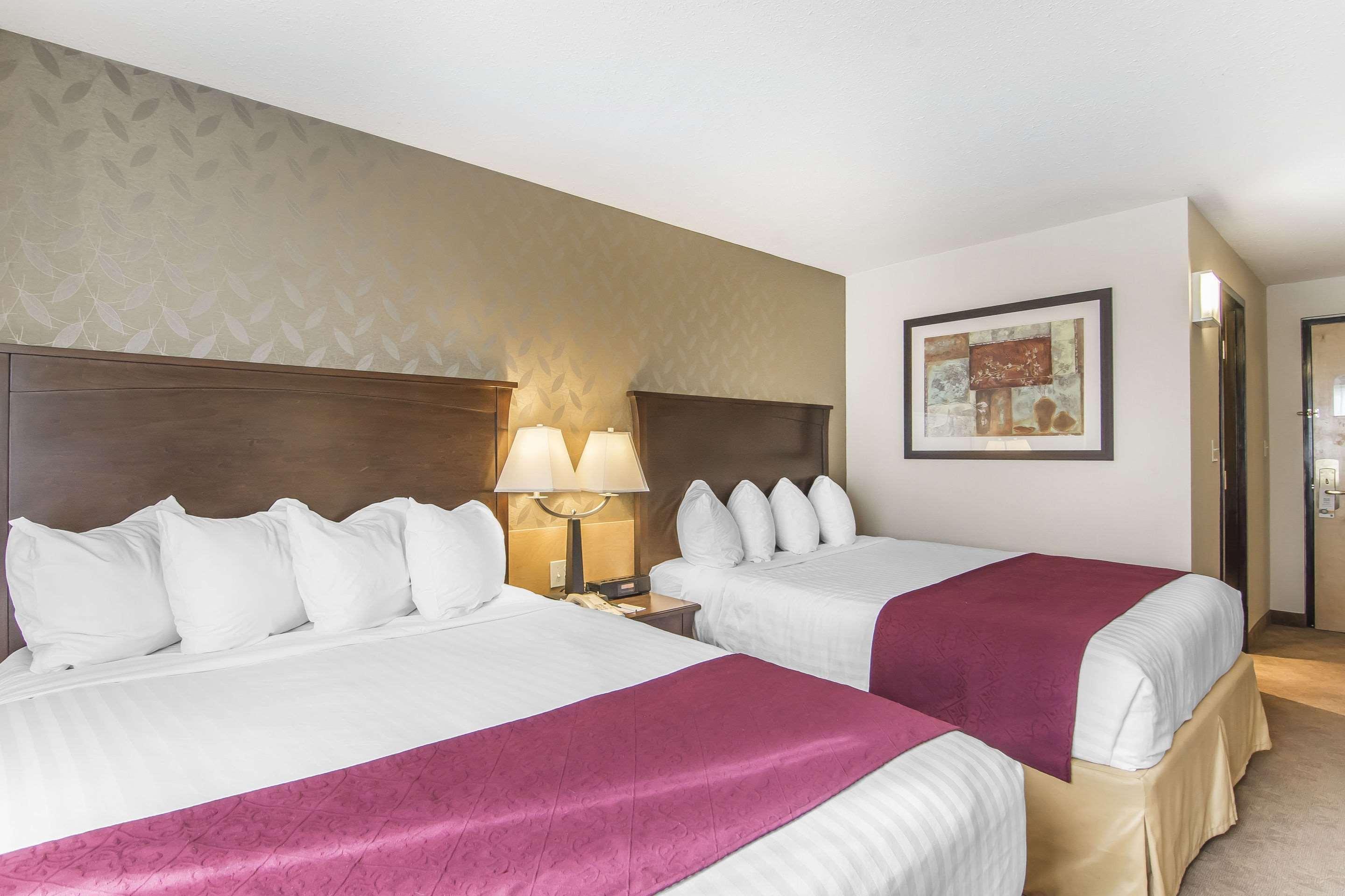 Prestige Riverside Lodge Кунел Екстериор снимка