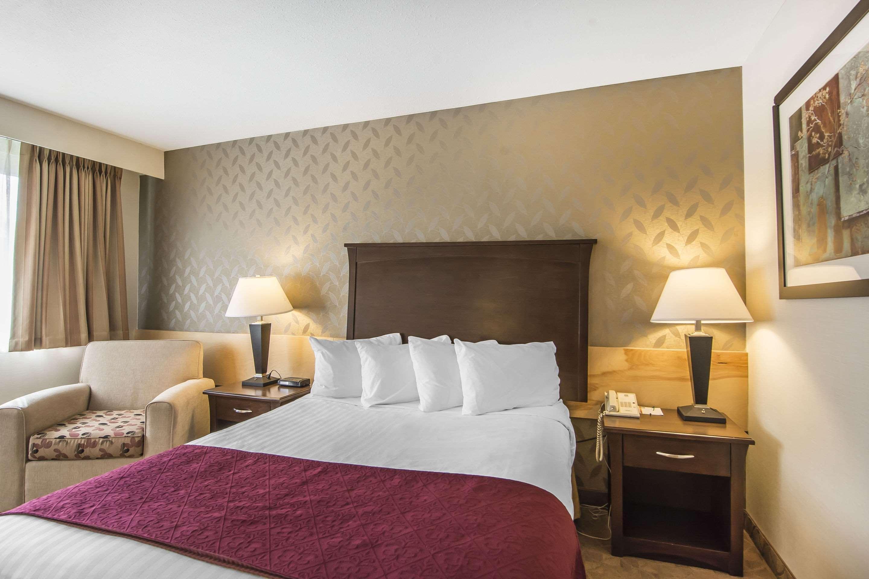 Prestige Riverside Lodge Кунел Екстериор снимка