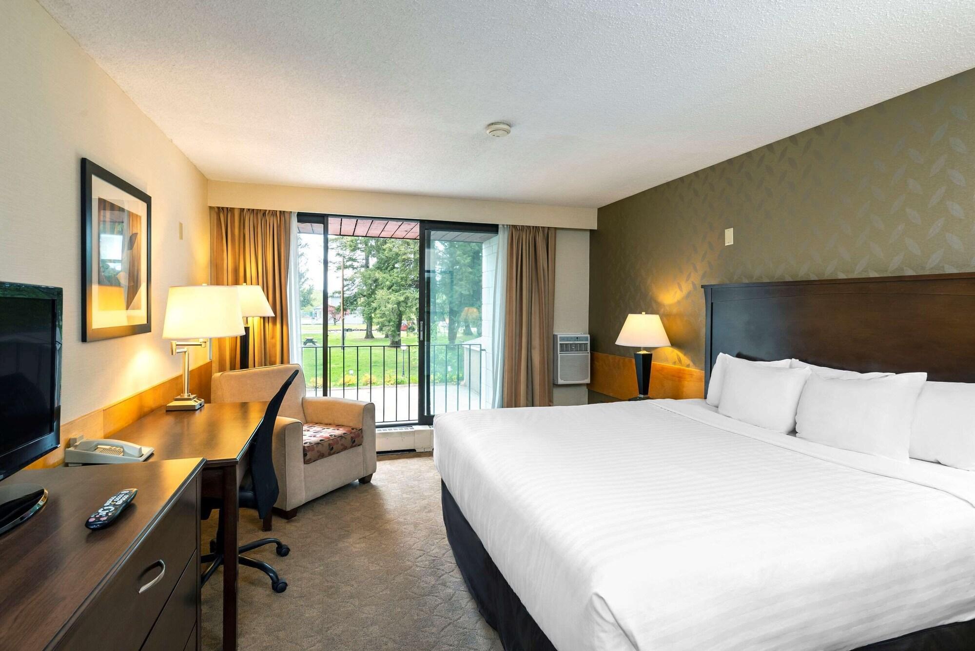 Prestige Riverside Lodge Кунел Екстериор снимка