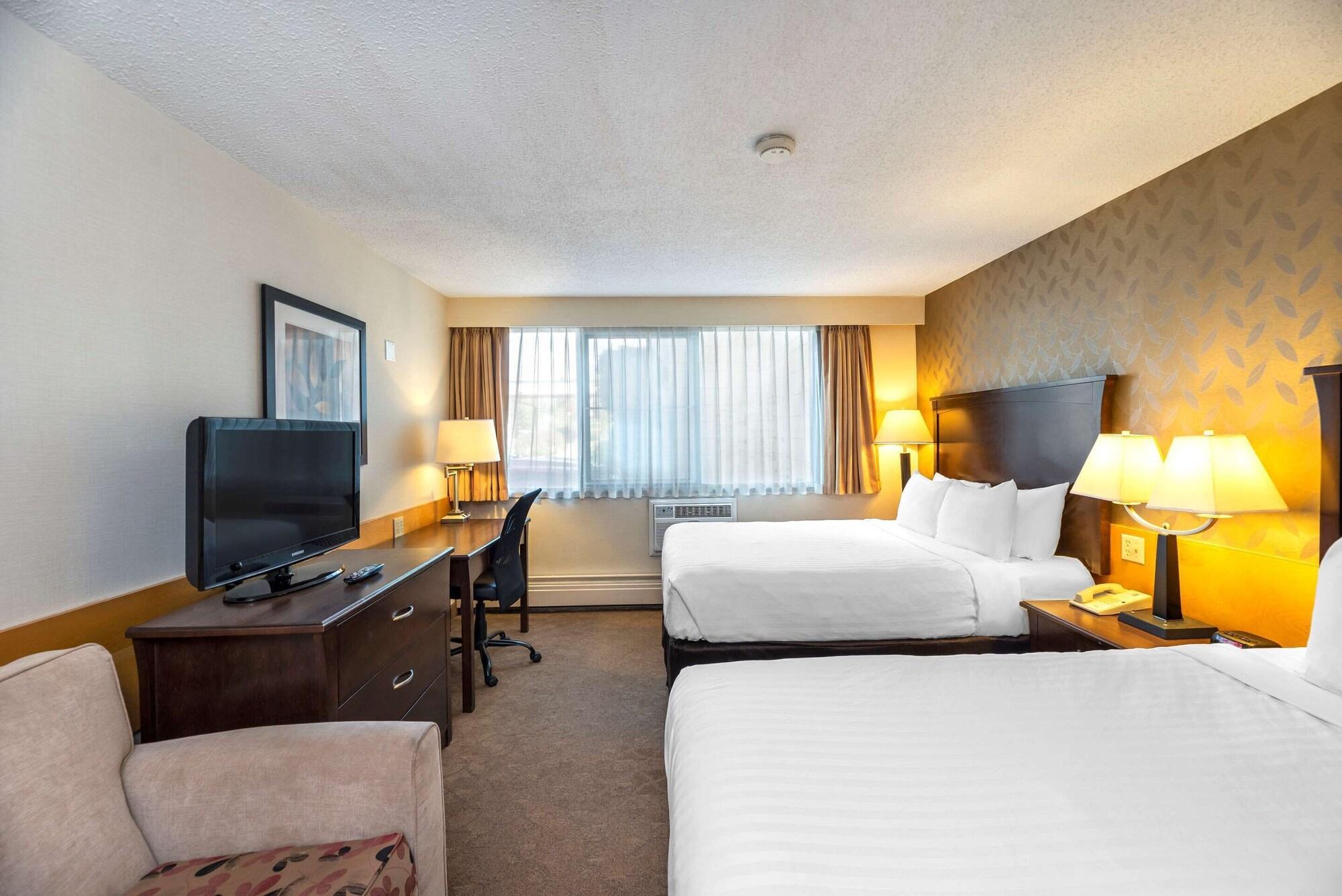 Prestige Riverside Lodge Кунел Екстериор снимка