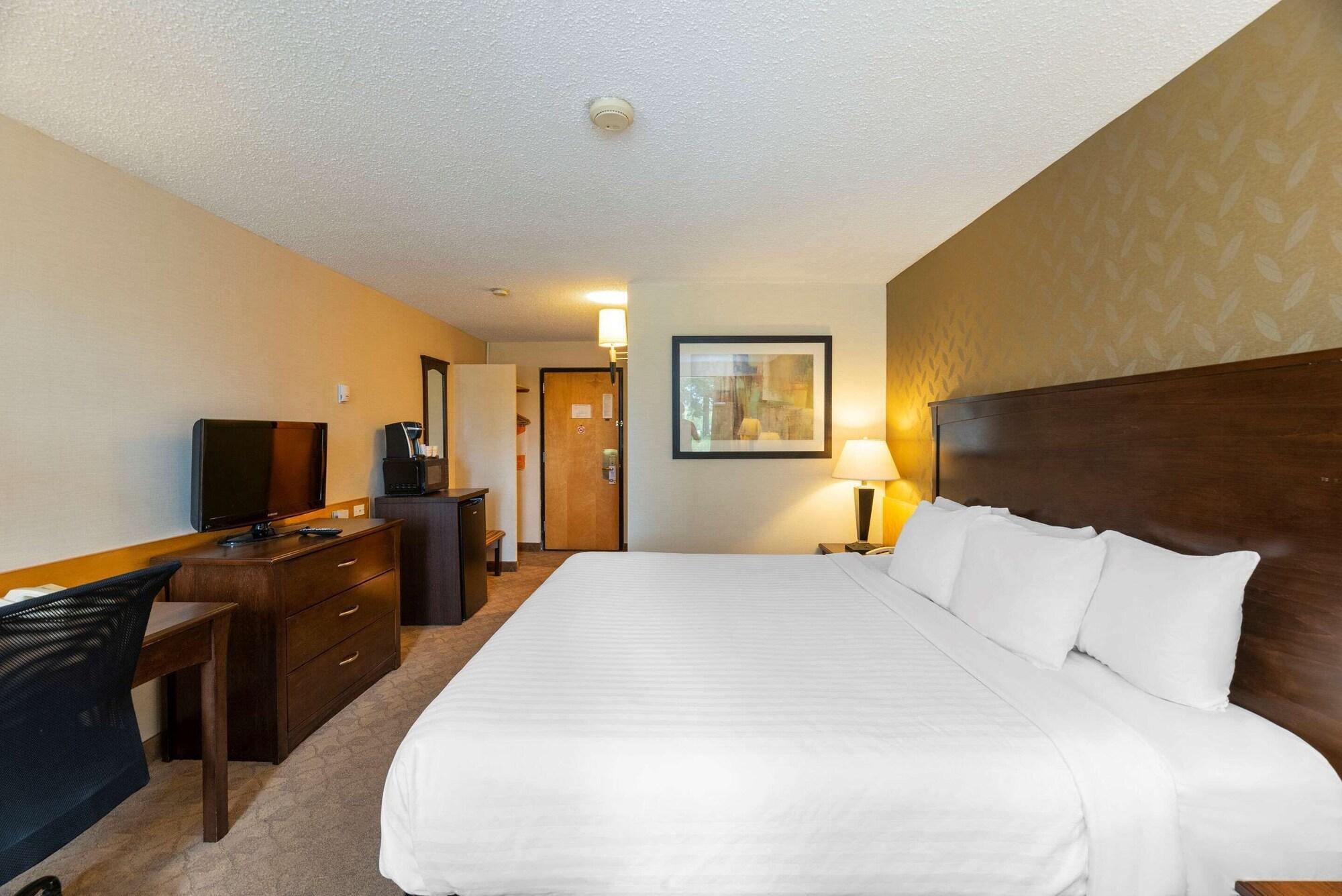 Prestige Riverside Lodge Кунел Екстериор снимка